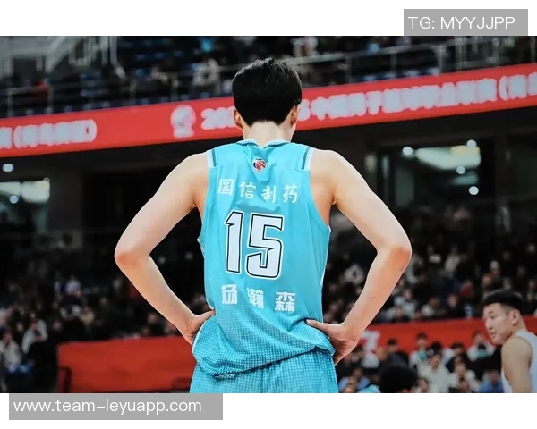 徐长锁慧眼识珠引杨瀚森入青岛开启篮球新篇章